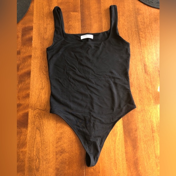 Aritzia Babaton Squareneck Contour Bodysuit - Picture 2 of 3